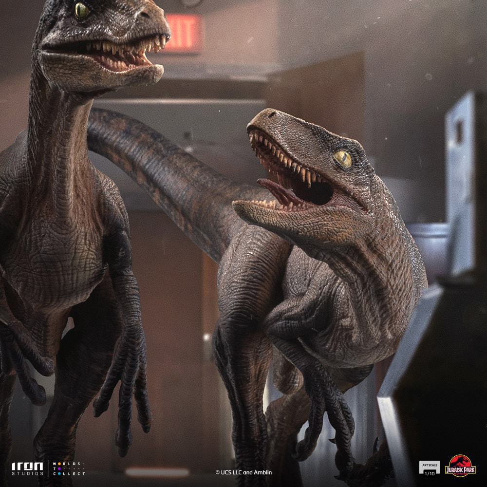 Jurassic Park Raptors at the Kitchen's Door 1:10 Scale Statue  (Prototype Shown) View 3