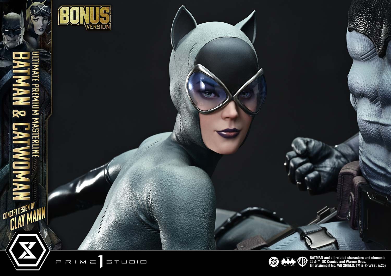 DC Comics Batman & Catwoman (Bonus Version) Quarter Scale Statue  (Prototype Shown) View 11