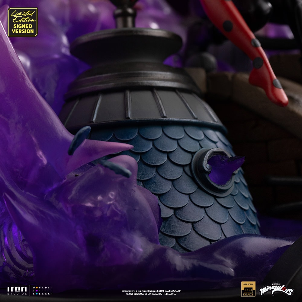 Miraculous: Tales of Ladybug and Cat Noir Ladybug and Cat Noir (Numbered and Signed) Deluxe 1:10 Scale Statue  (Prototype Shown) View 13