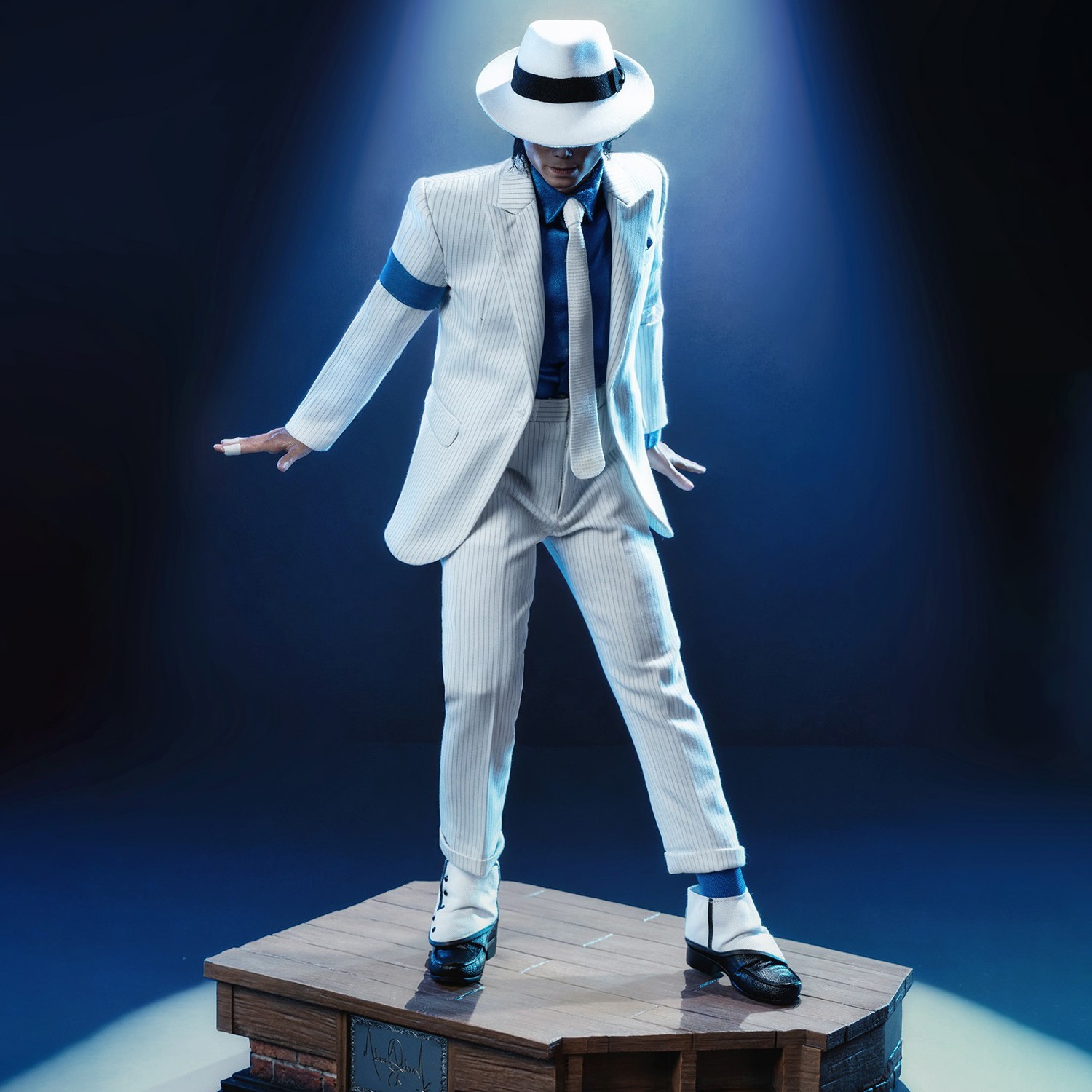 Michael Jackson Michael Jackson "Smooth Criminal" Sixth Scale Figure  Collector Edition (Prototype Shown) View 3