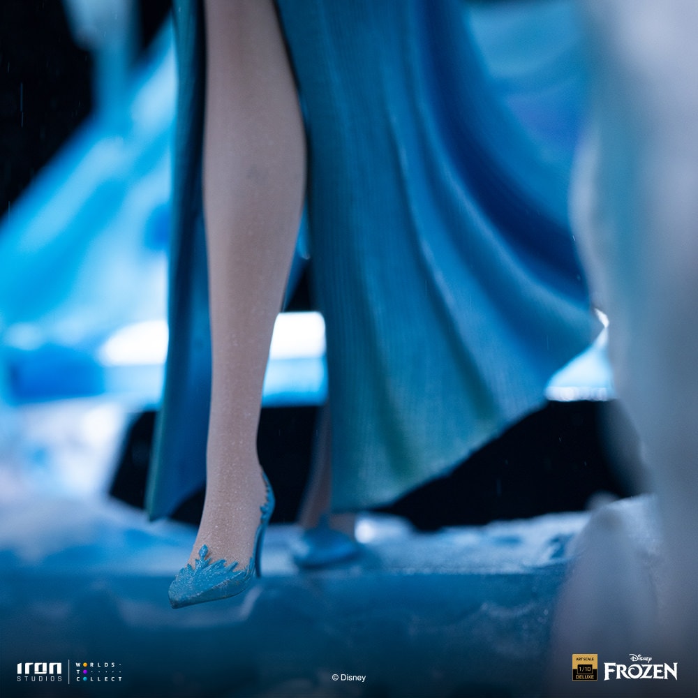 Disney Elsa Deluxe 1:10 Scale Statue  (Prototype Shown) View 8