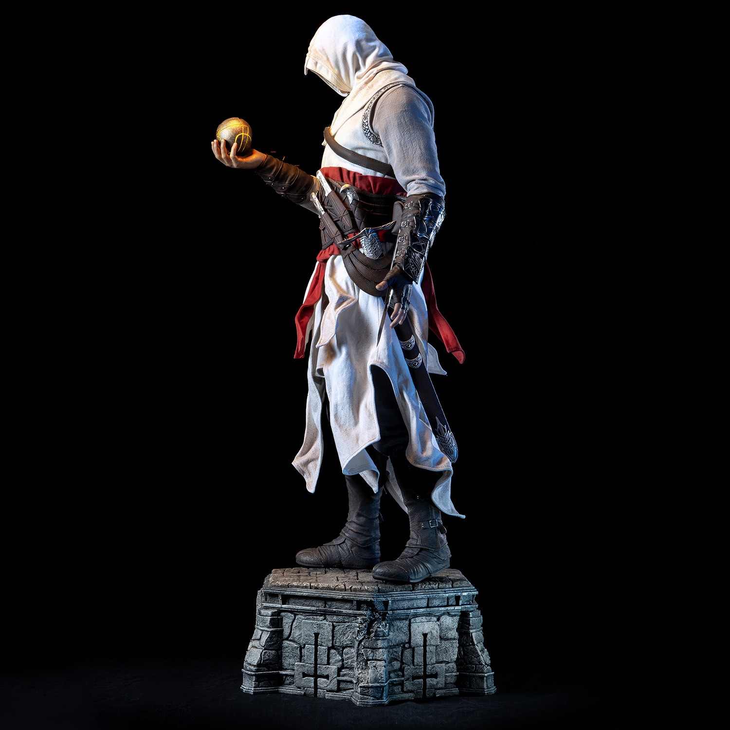 Assassins Creed Altair Ibn-La’Ahad 1:2 Scale Statue  (Prototype Shown) View 3
