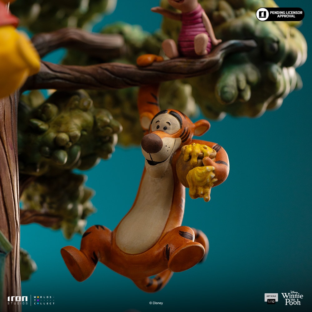 Disney Winnie the Pooh (100th Anniversary) Deluxe 1:10 Scale Statue  (Prototype Shown) View 5