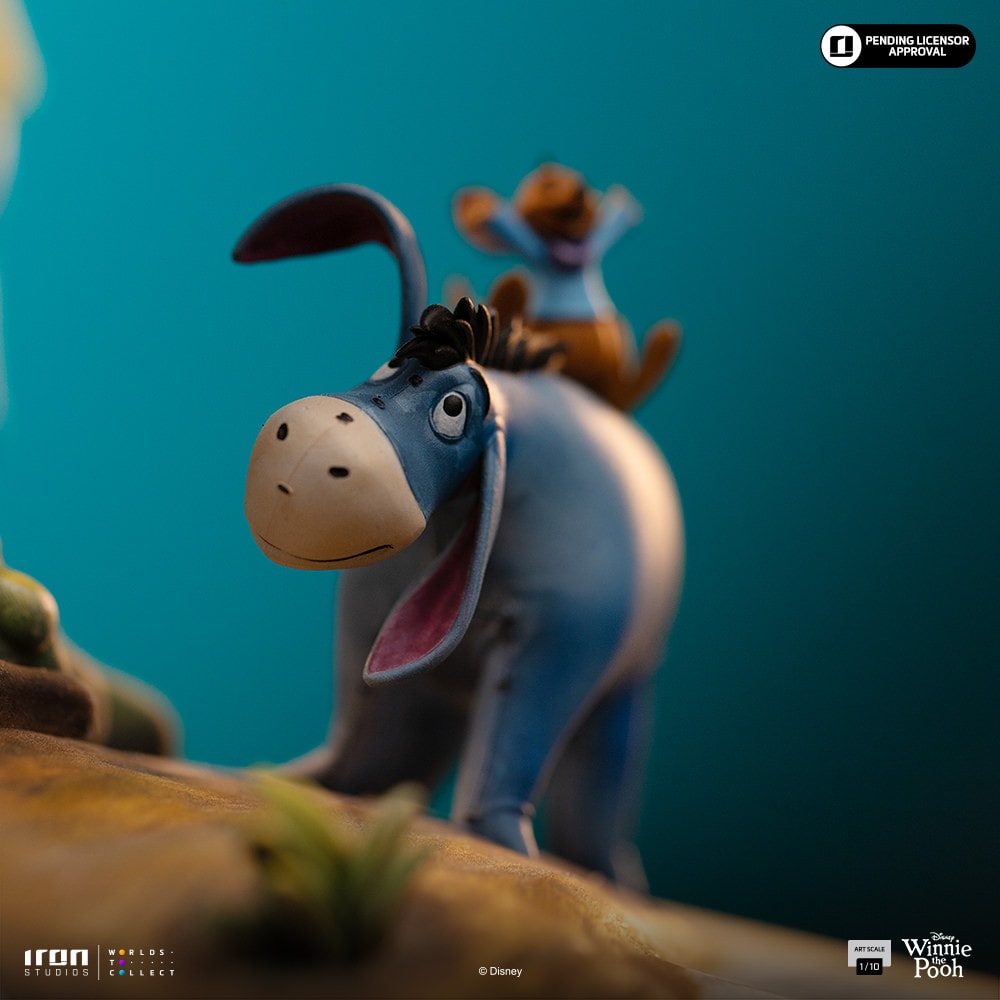 Disney Winnie the Pooh (100th Anniversary) Deluxe 1:10 Scale Statue  (Prototype Shown) View 7