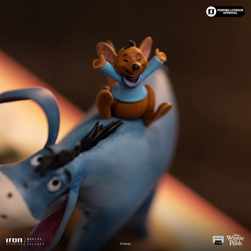 Disney Winnie the Pooh (100th Anniversary) Deluxe 1:10 Scale Statue  (Prototype Shown) View 8