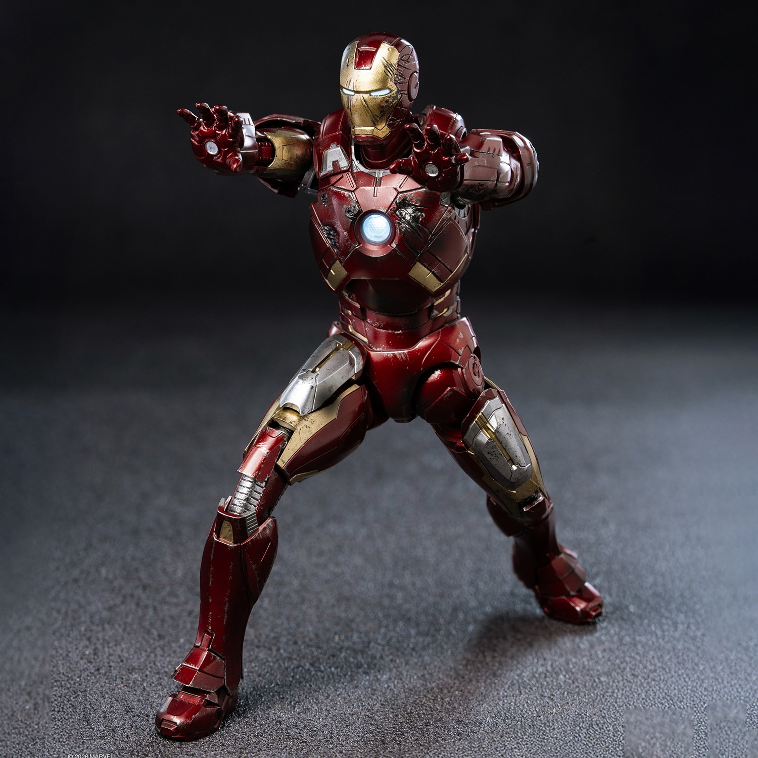 新品未開封 Threezero DLX アイアンマン・マーク7 DLX Iron Man Mark 7 (Battle Damaged) Action Figure by threezero