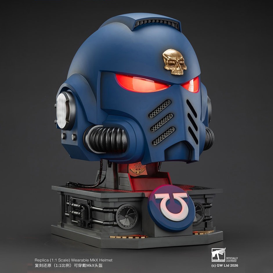 Warhammer 40K Ultramarines Captain MkX Helmet and Display Stand Prop Replica  (Prototype Shown) View 4