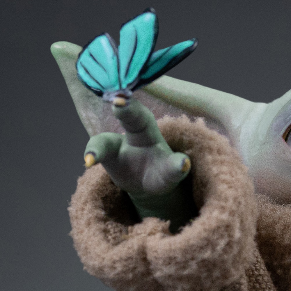 Star Wars Grogu Butterfly Wonder Quarter Scale Statue  (Prototype Shown) View 3