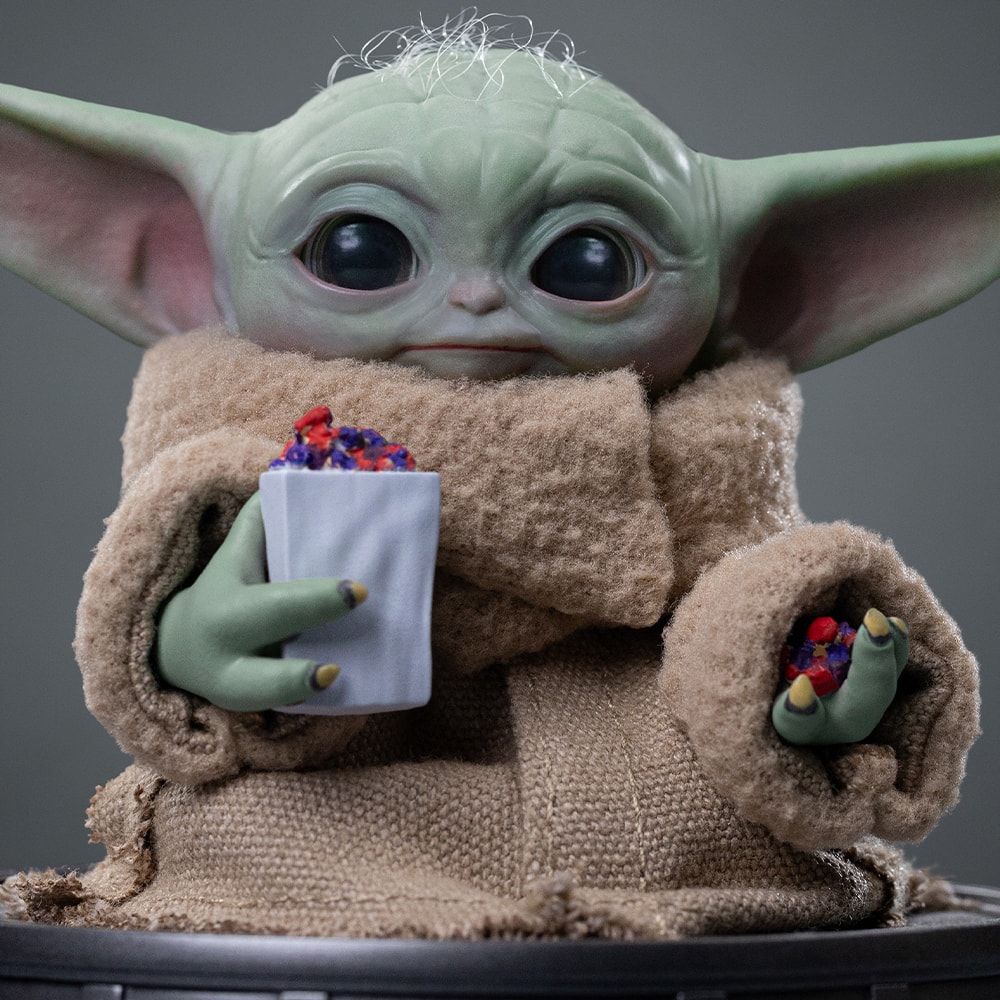 Star Wars Grogu Popcorn Time Quarter Scale Statue  (Prototype Shown) View 3