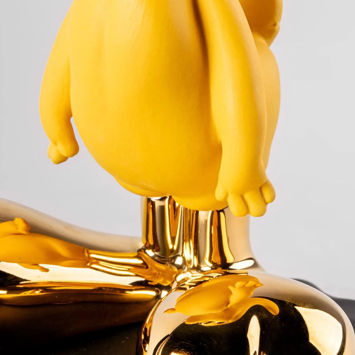 Looney Tunes Tweety Porcelain Statue  (Prototype Shown) View 5