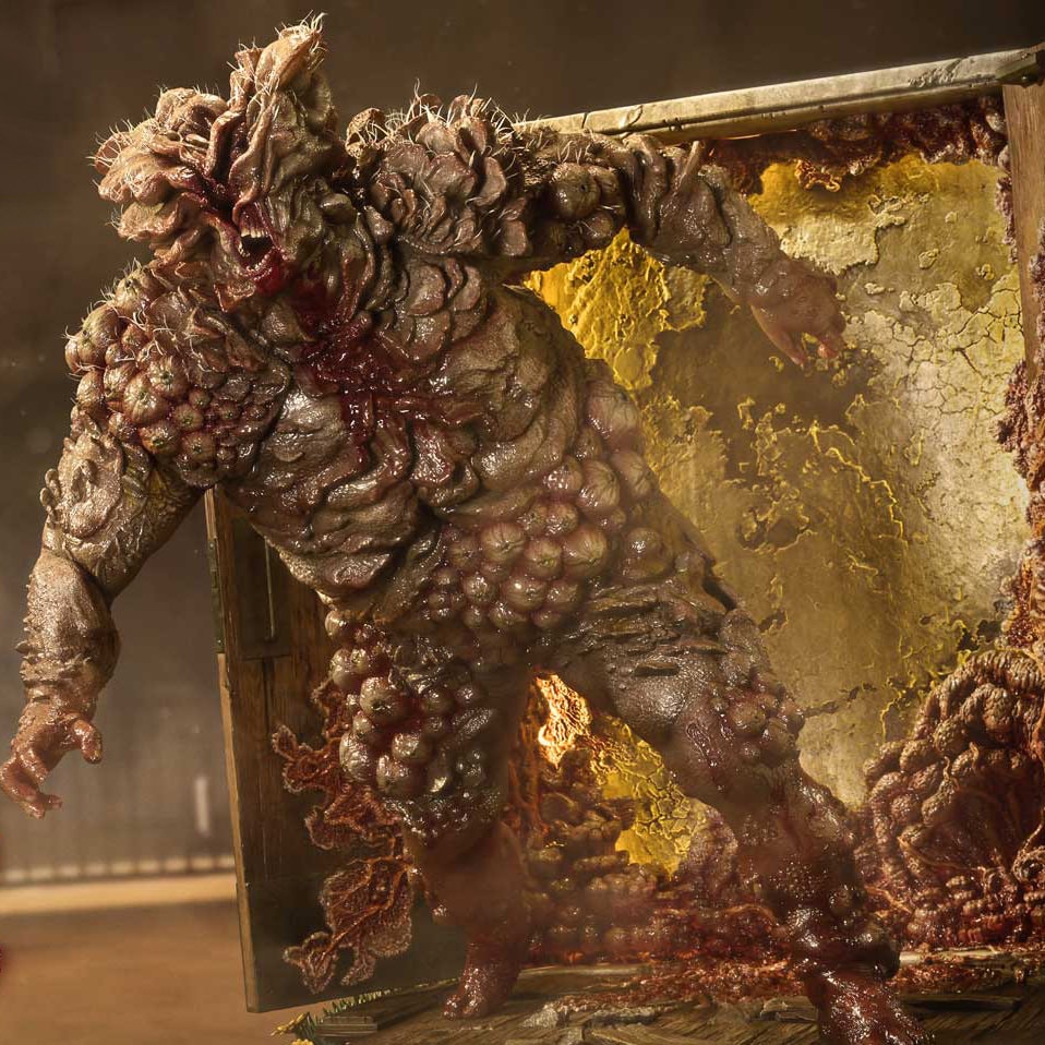 The Last of Us Bloater (Ultimate Version) Quarter Scale Statue  (Prototype Shown) View 3