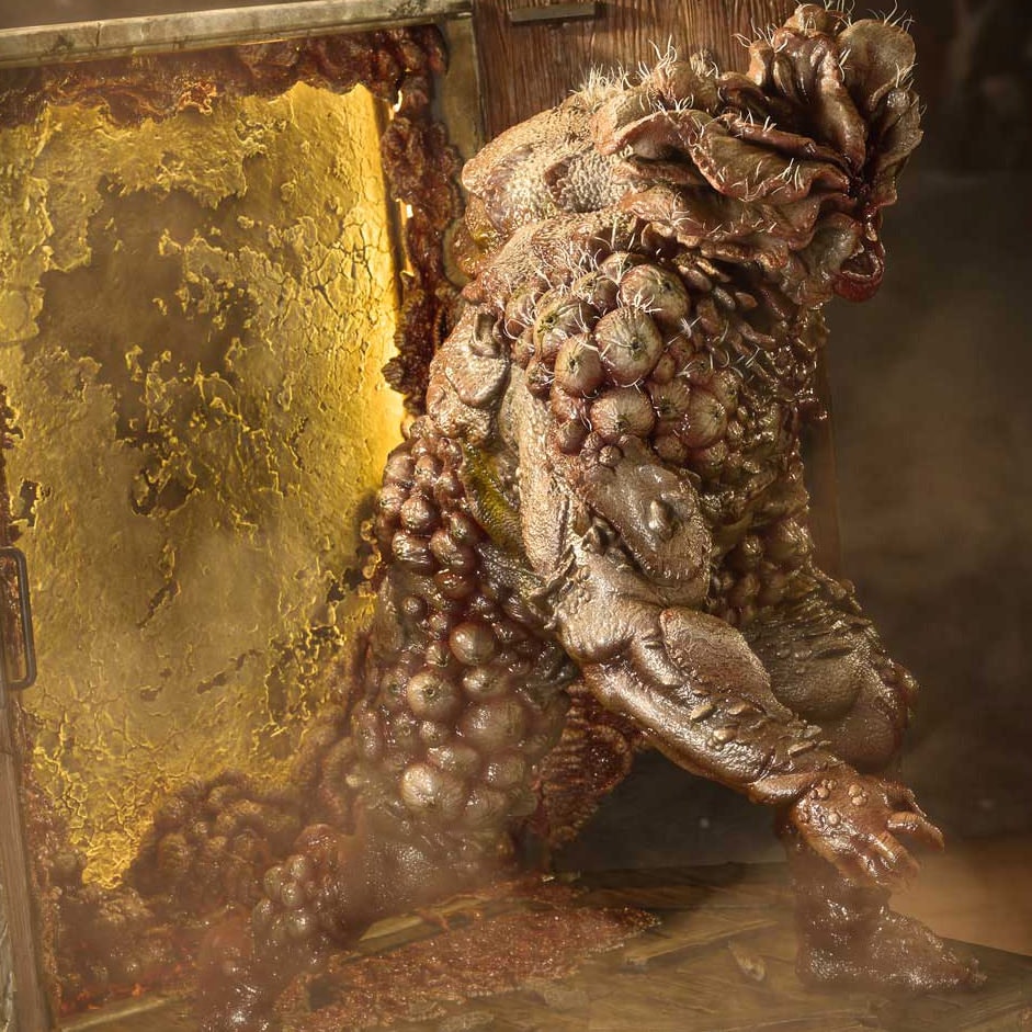 The Last of Us Bloater (Ultimate Version) Quarter Scale Statue  (Prototype Shown) View 5