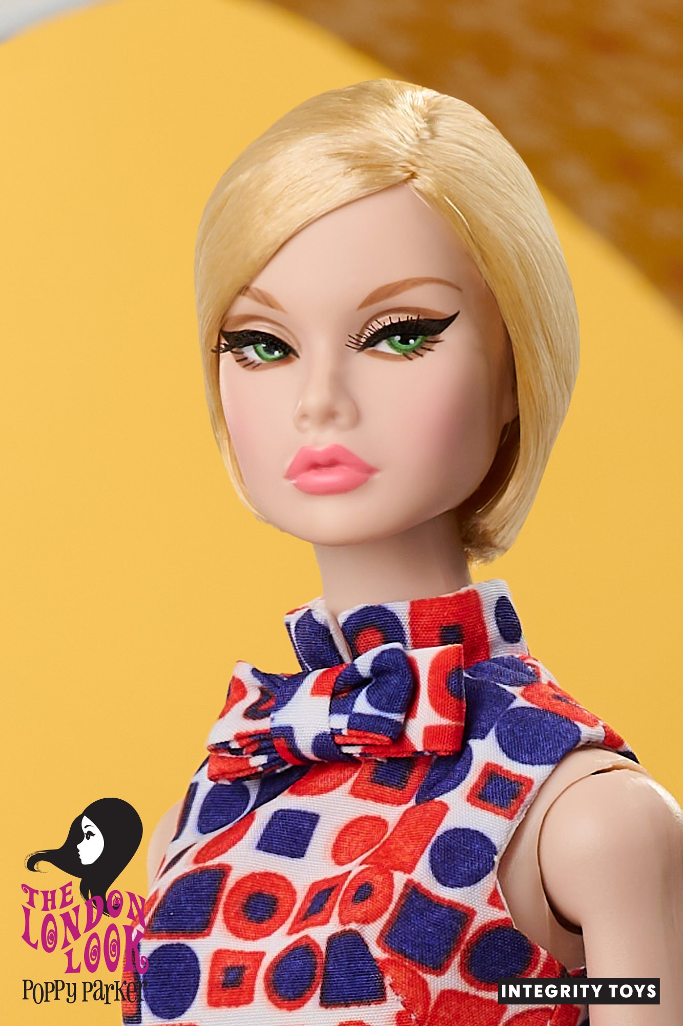 Poppy Parker The Queen's English Collectible Doll  (Prototype Shown) View 9