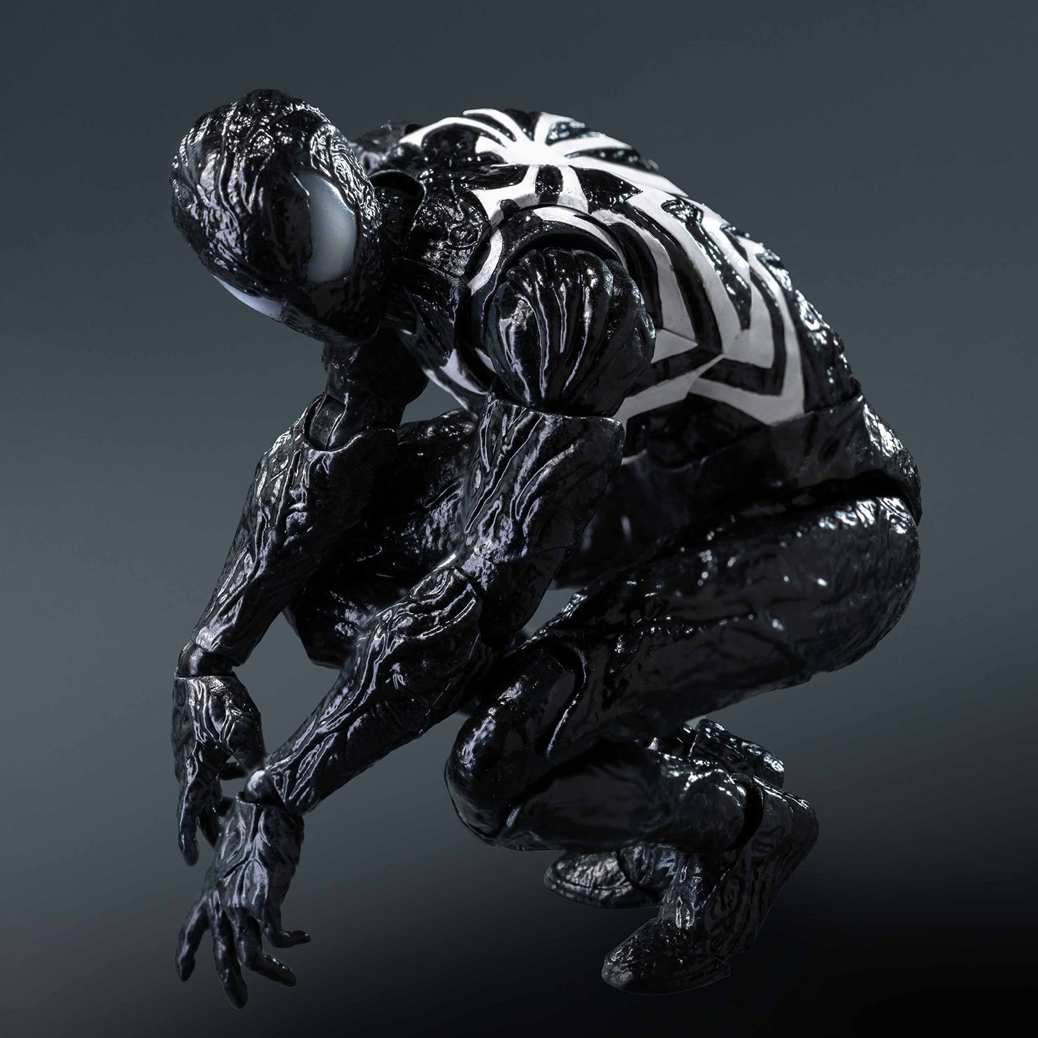 Marvel DLX Spider-Man Symbiote Suit (Peter Parker) Action Figure  (Prototype Shown) View 3