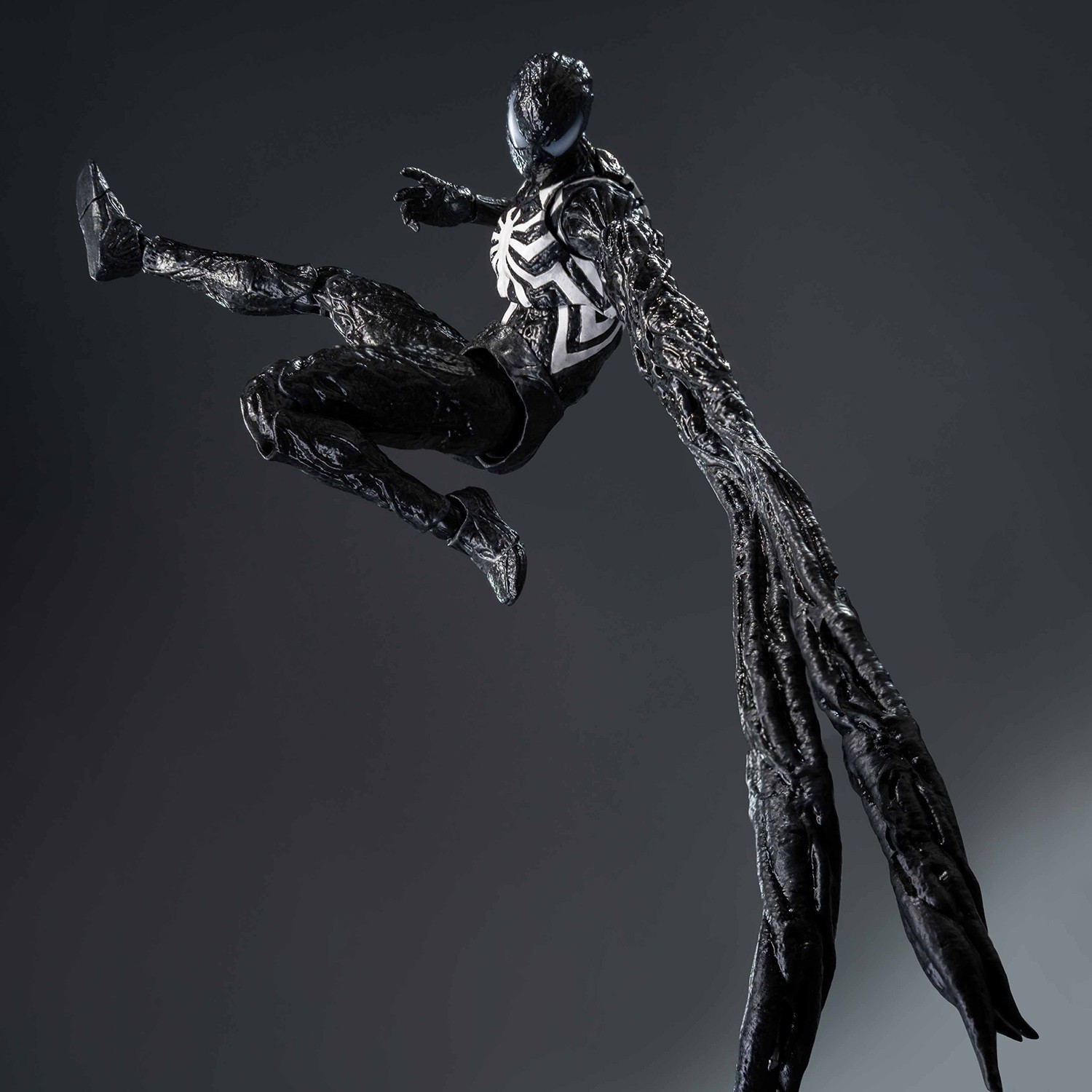 Marvel DLX Spider-Man Symbiote Suit (Peter Parker) Action Figure  (Prototype Shown) View 5
