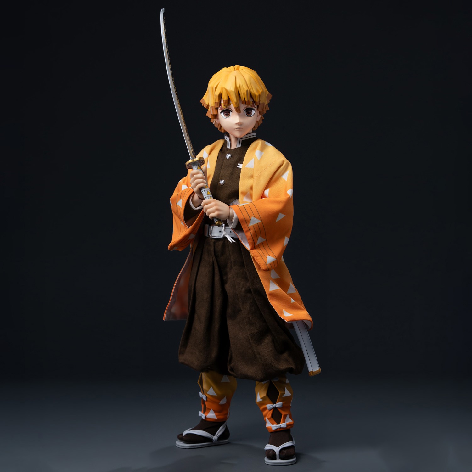 Demon Slayer Zenitsu Agatsuma Sixth Scale Figure  (Prototype Shown) View 1