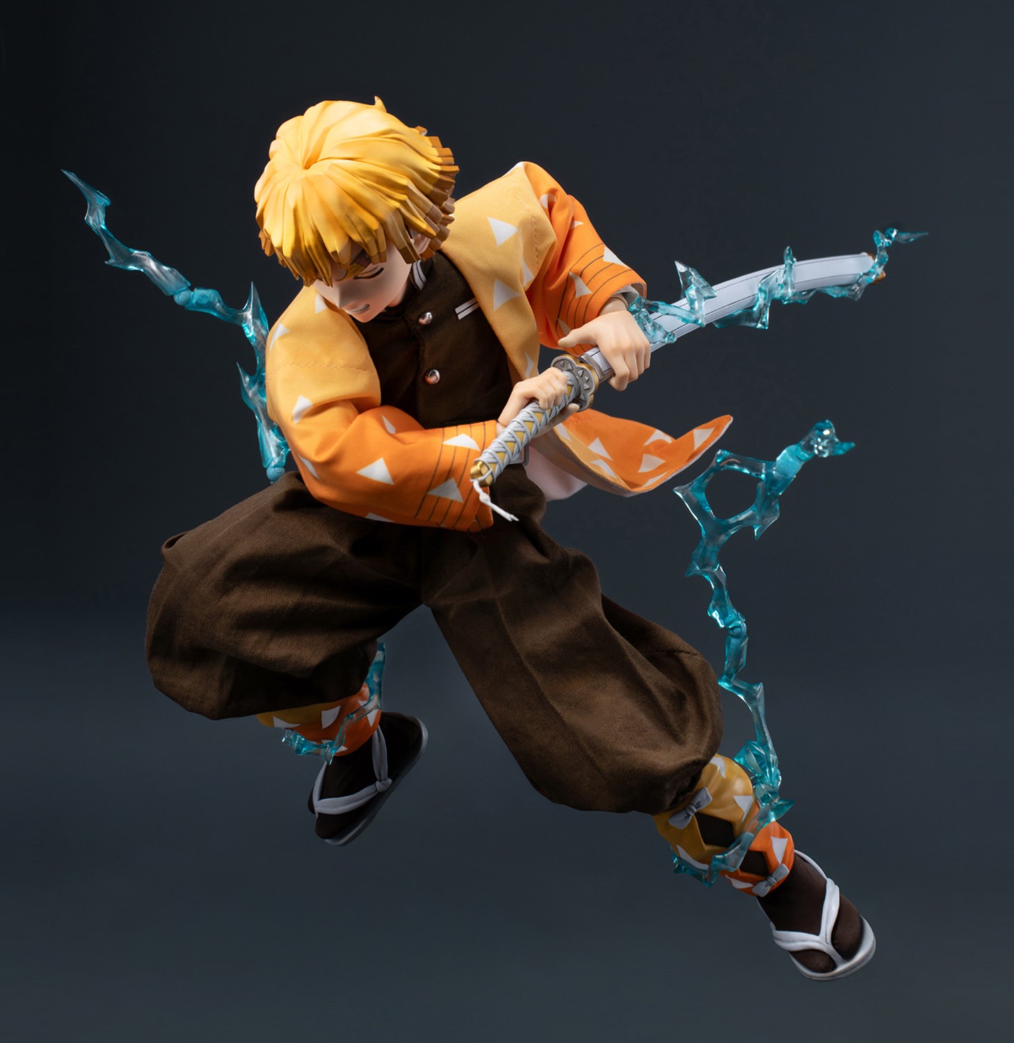 Demon Slayer Zenitsu Agatsuma Sixth Scale Figure  (Prototype Shown) View 3