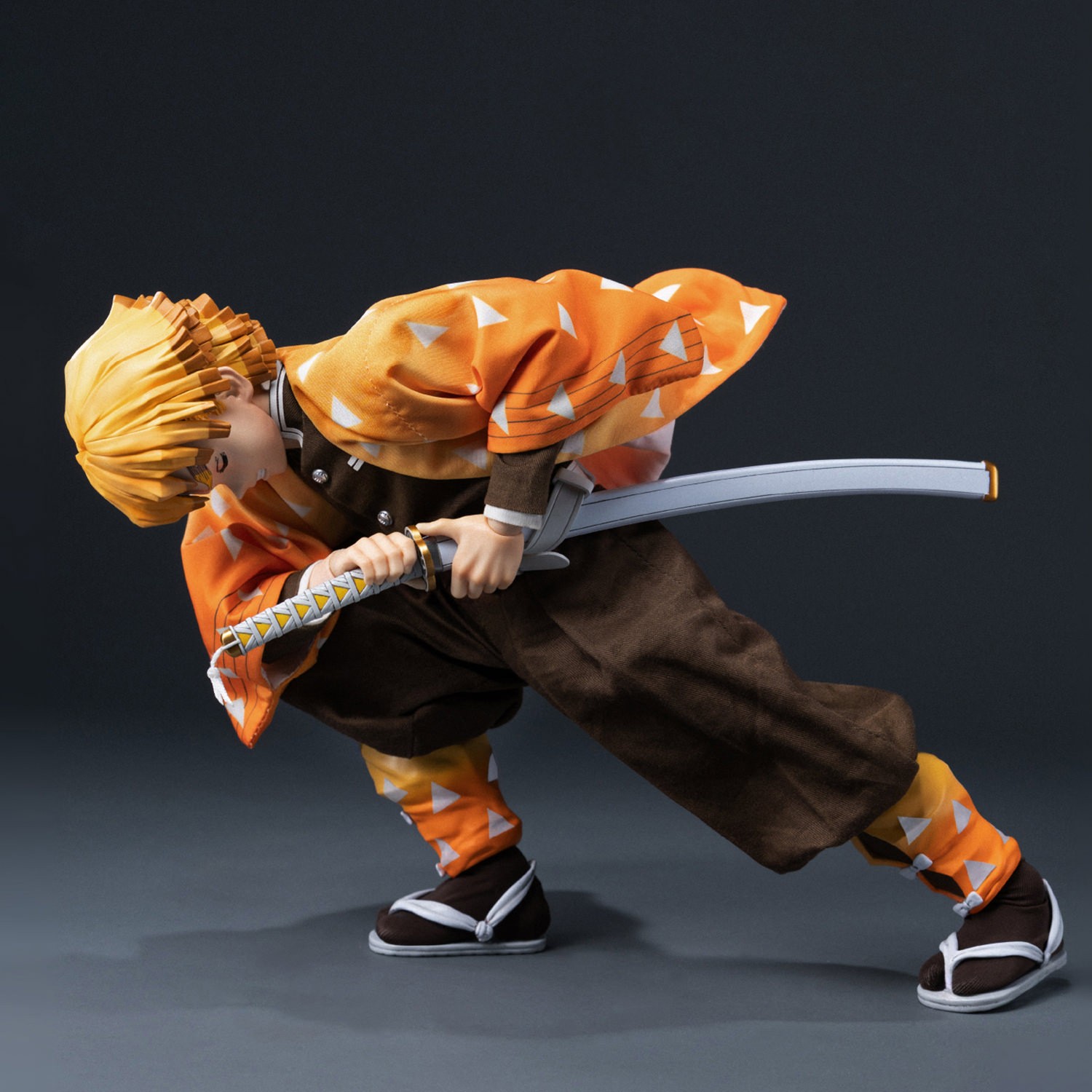 Demon Slayer Zenitsu Agatsuma Sixth Scale Figure  (Prototype Shown) View 4