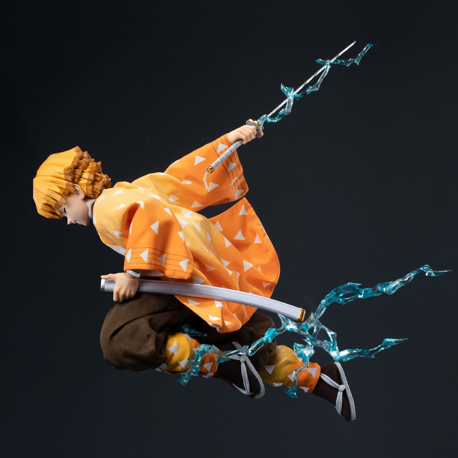 Demon Slayer Zenitsu Agatsuma Sixth Scale Figure  (Prototype Shown) View 5