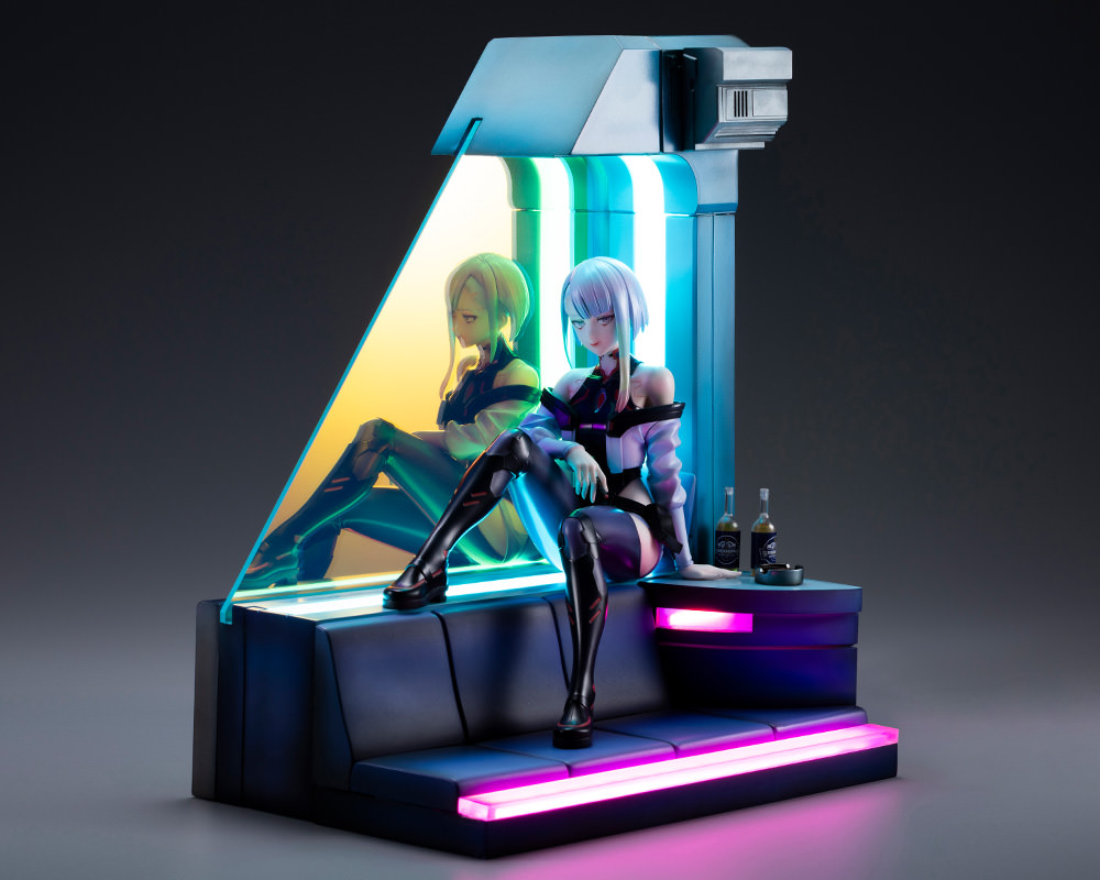 Cyberpunk 2077 Lucy Collectible Figure  (Prototype Shown) View 7