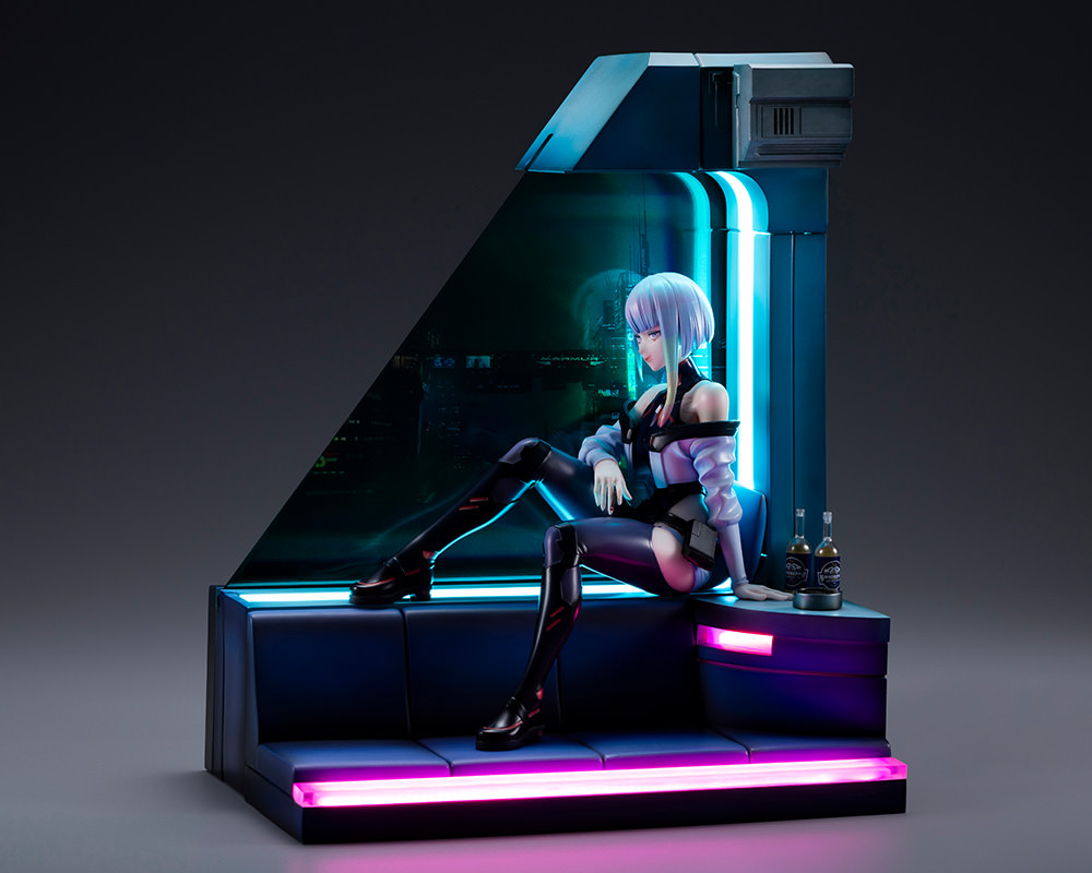 Cyberpunk 2077 Lucy Collectible Figure  (Prototype Shown) View 8
