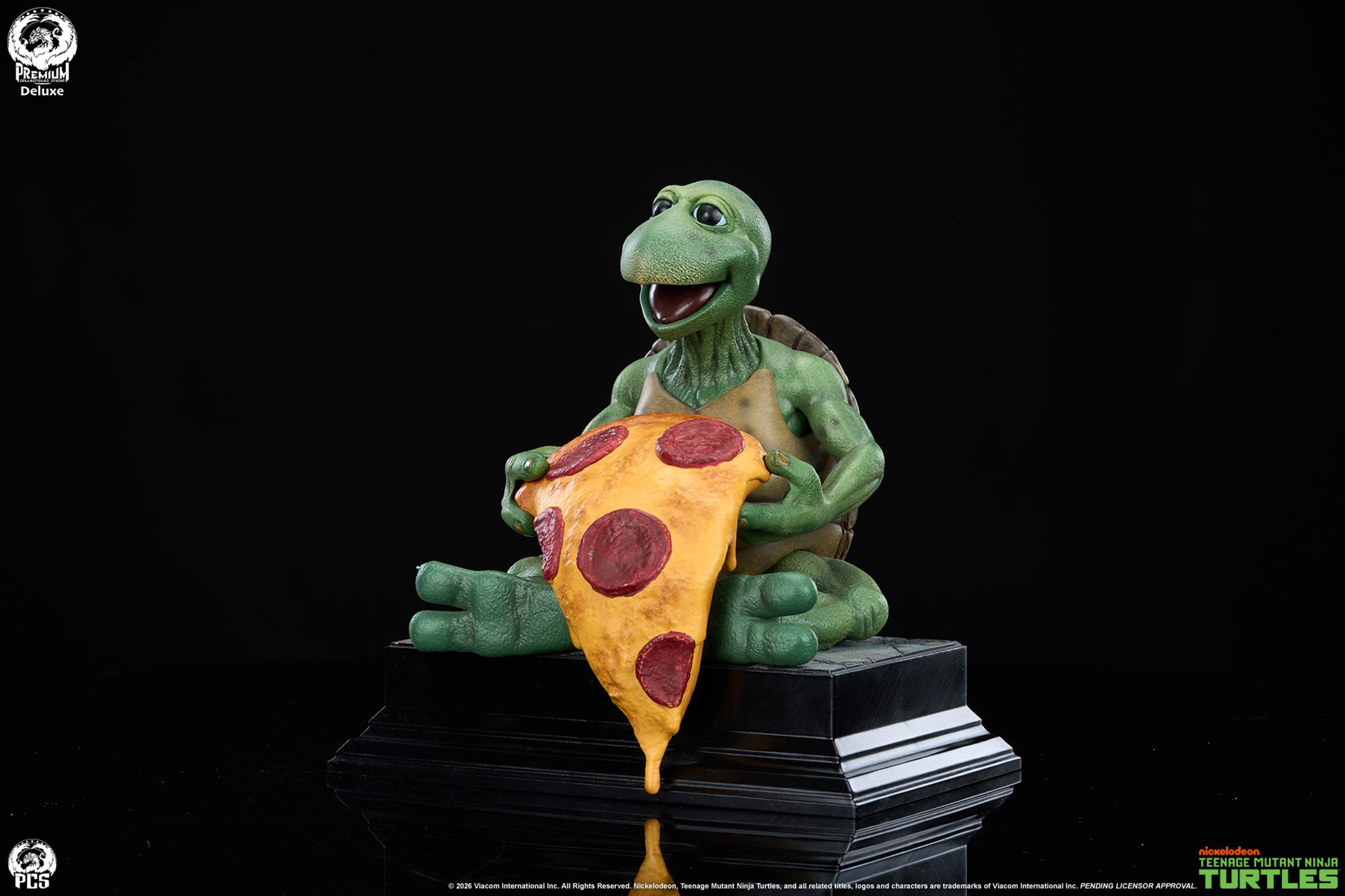 Teenage Mutant Ninja Turtles TMNT – Michelangelo (Deluxe Edition) 1:2 Scale Statue  (Prototype Shown) View 5