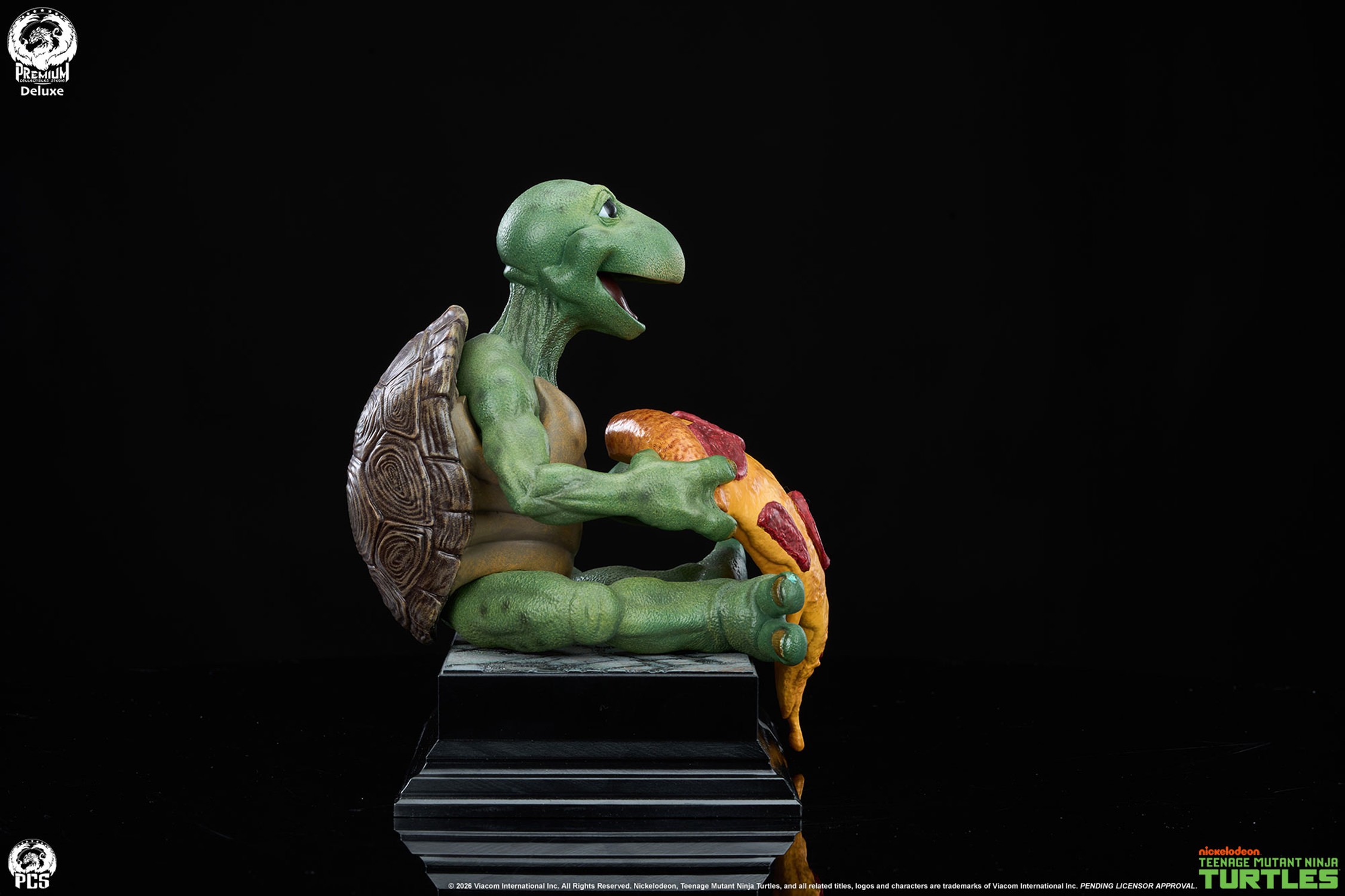 Teenage Mutant Ninja Turtles TMNT – Michelangelo (Deluxe Edition) 1:2 Scale Statue  (Prototype Shown) View 10