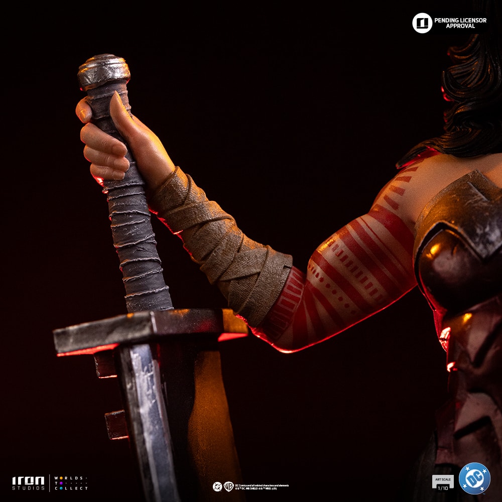 DC Comics Wonder Woman Absolute 1:10 Scale Statue  (Prototype Shown) View 3