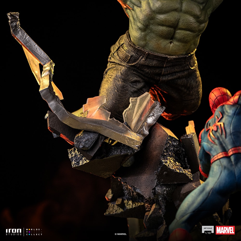 Marvel Spider-Man vs Hulk 1:10 Scale Statue  (Prototype Shown) View 6