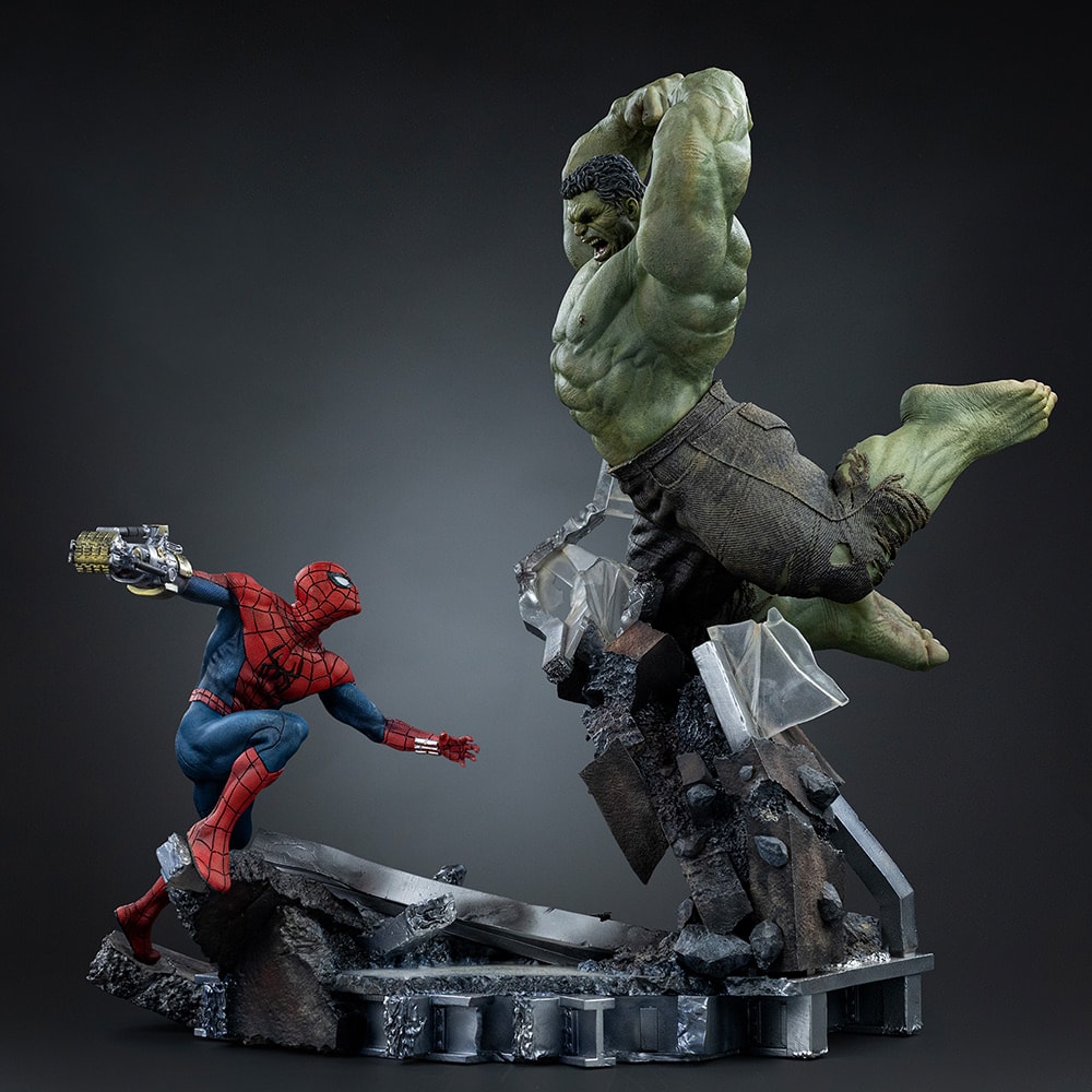 Marvel Spider-Man vs Hulk 1:10 Scale Statue  (Prototype Shown) View 12