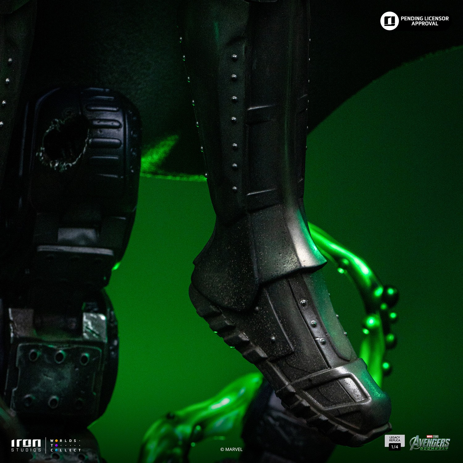 Marvel Doctor Doom Quarter Scale Statue  (Prototype Shown) View 16