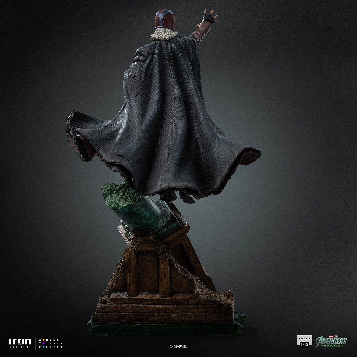 Marvel Magneto 1:10 Scale Statue  (Prototype Shown) View 3