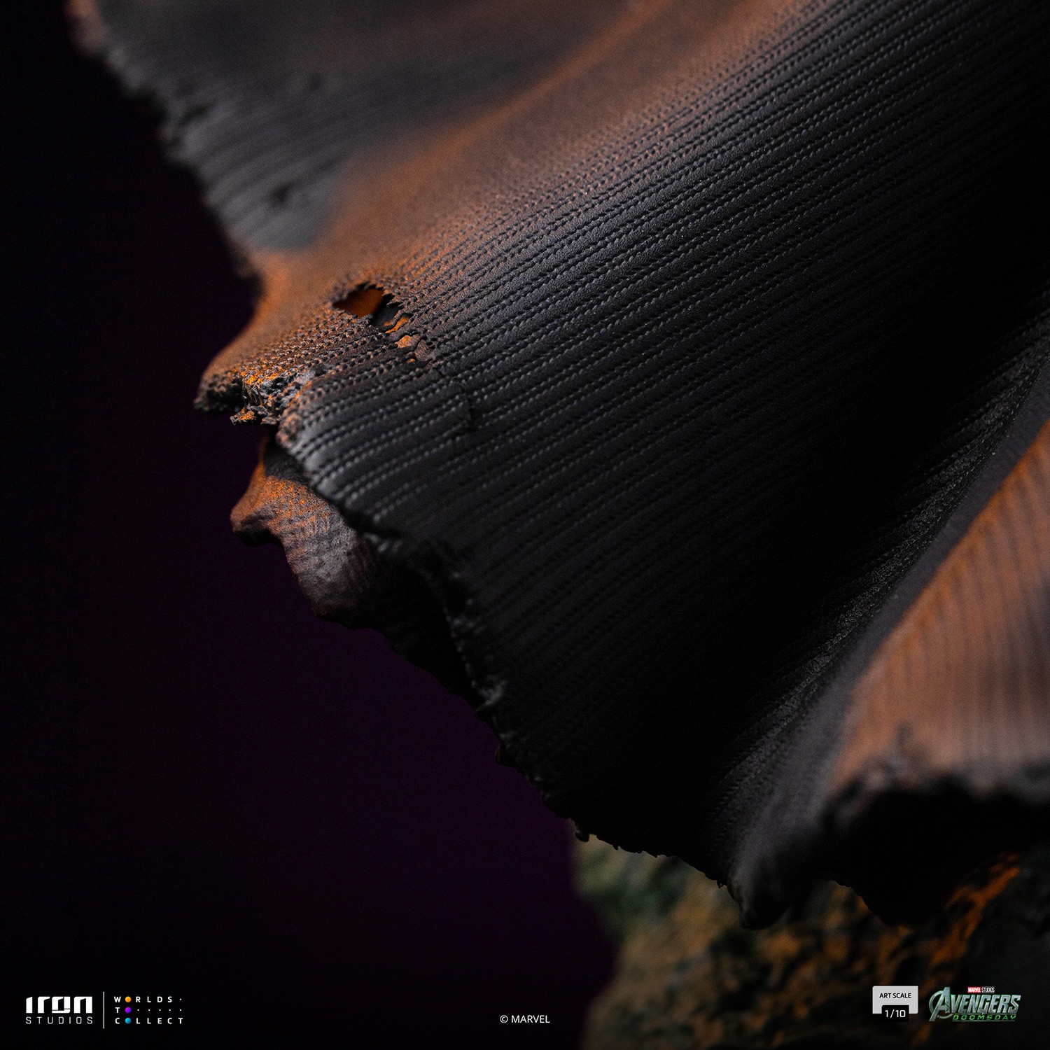 Marvel Magneto 1:10 Scale Statue  (Prototype Shown) View 8