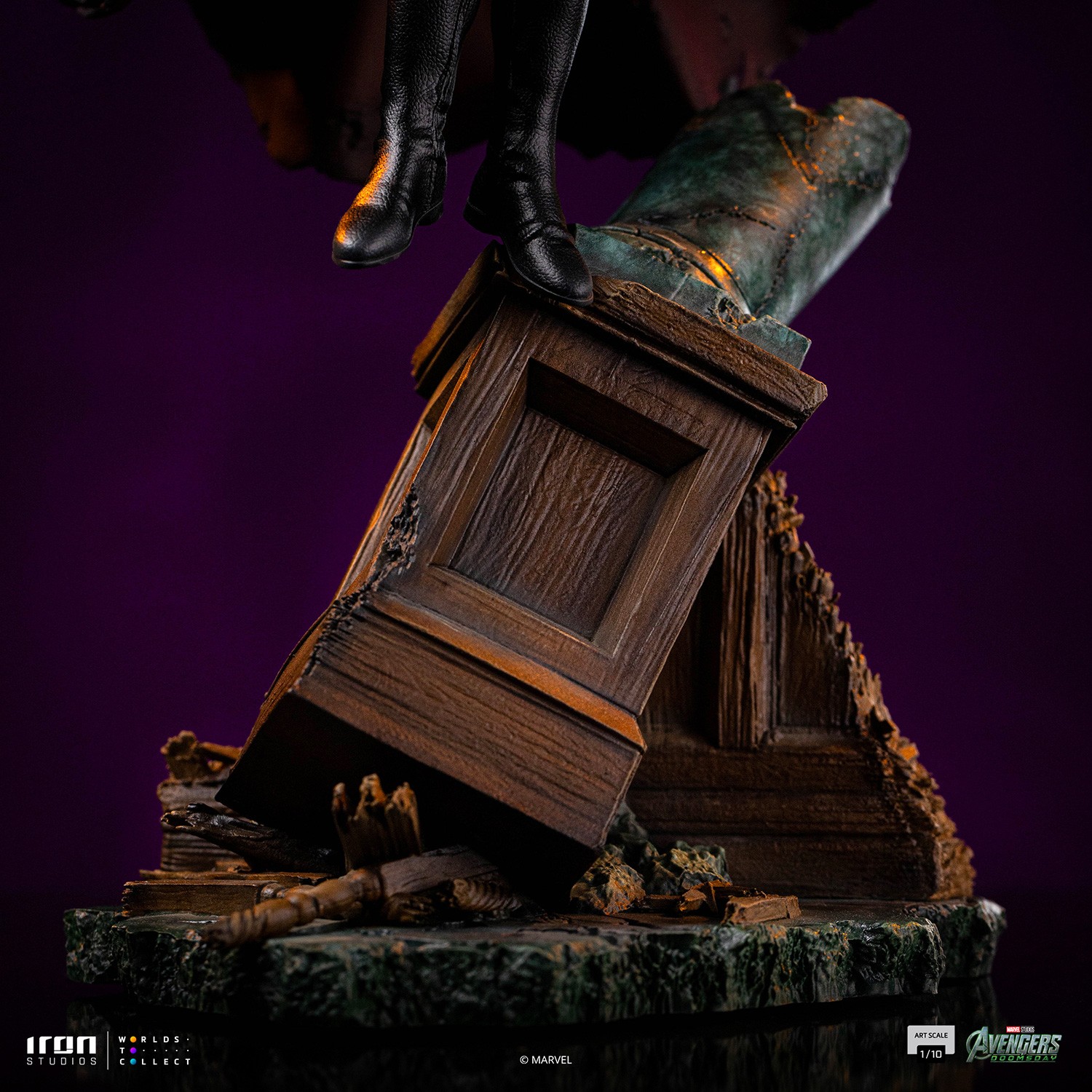 Marvel Magneto 1:10 Scale Statue  (Prototype Shown) View 10
