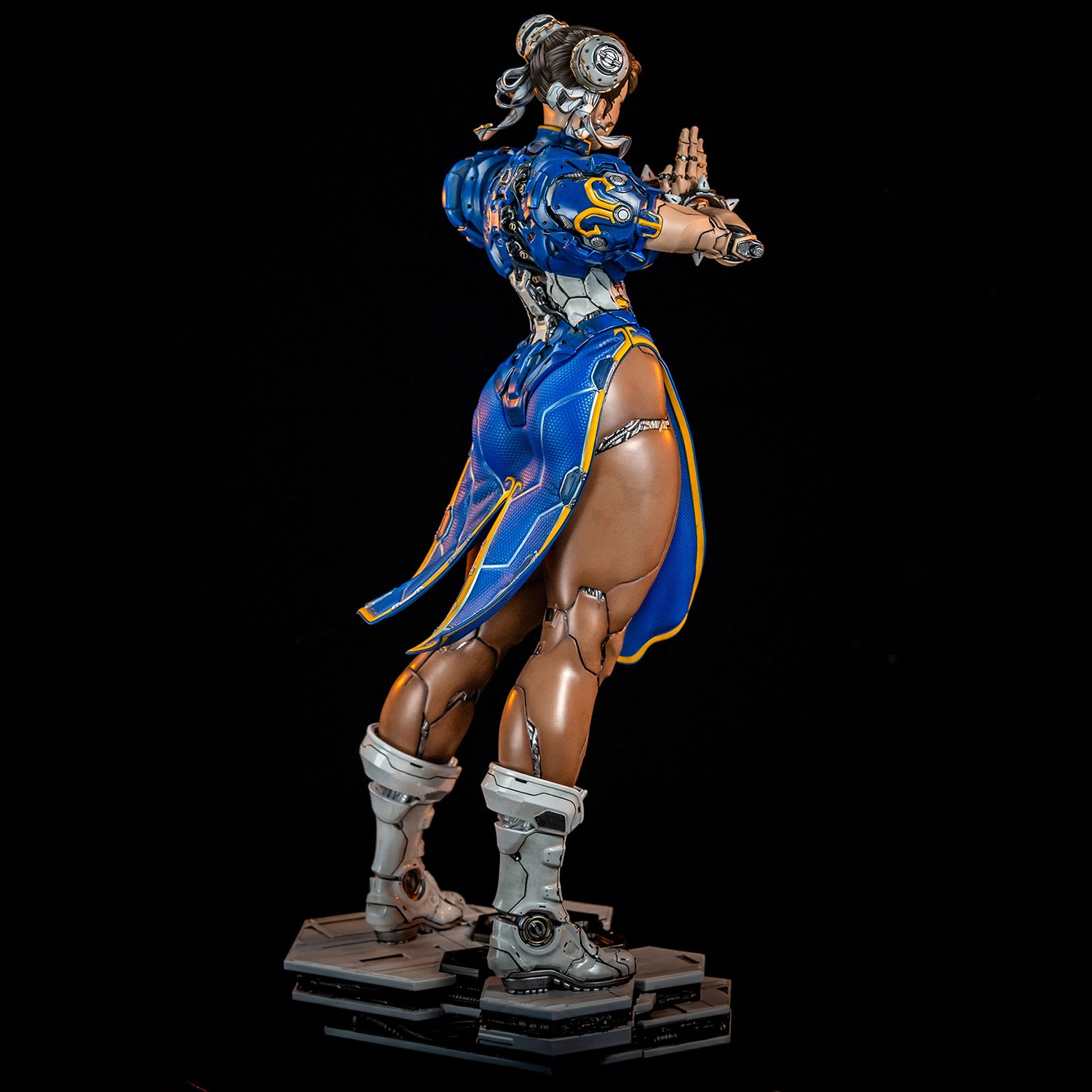 Street Fighter Chun-Li Android (Classic Edition) Quarter Scale Statue  (Prototype Shown) View 3