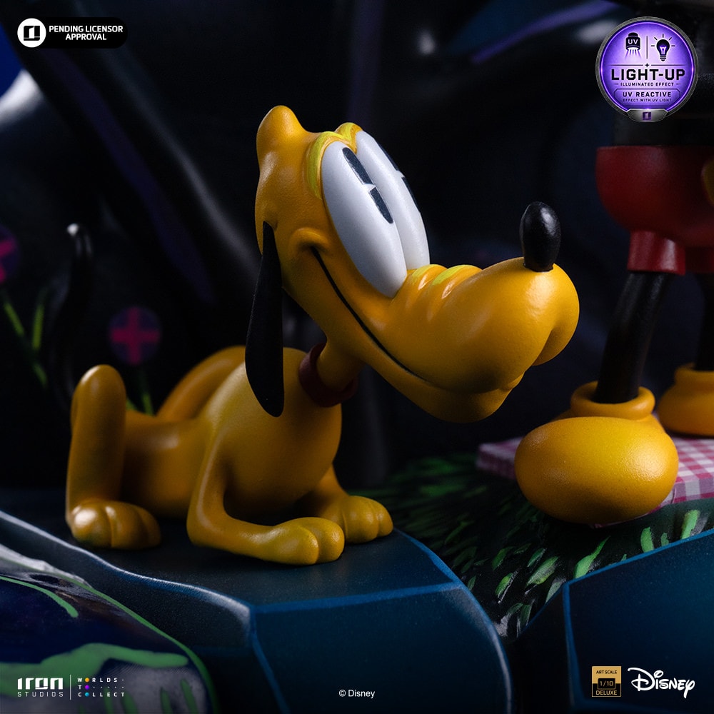 Disney Mickey, Minnie, and Pluto’s Day at the Park Deluxe 1:10 Scale Statue  (Prototype Shown) View 6