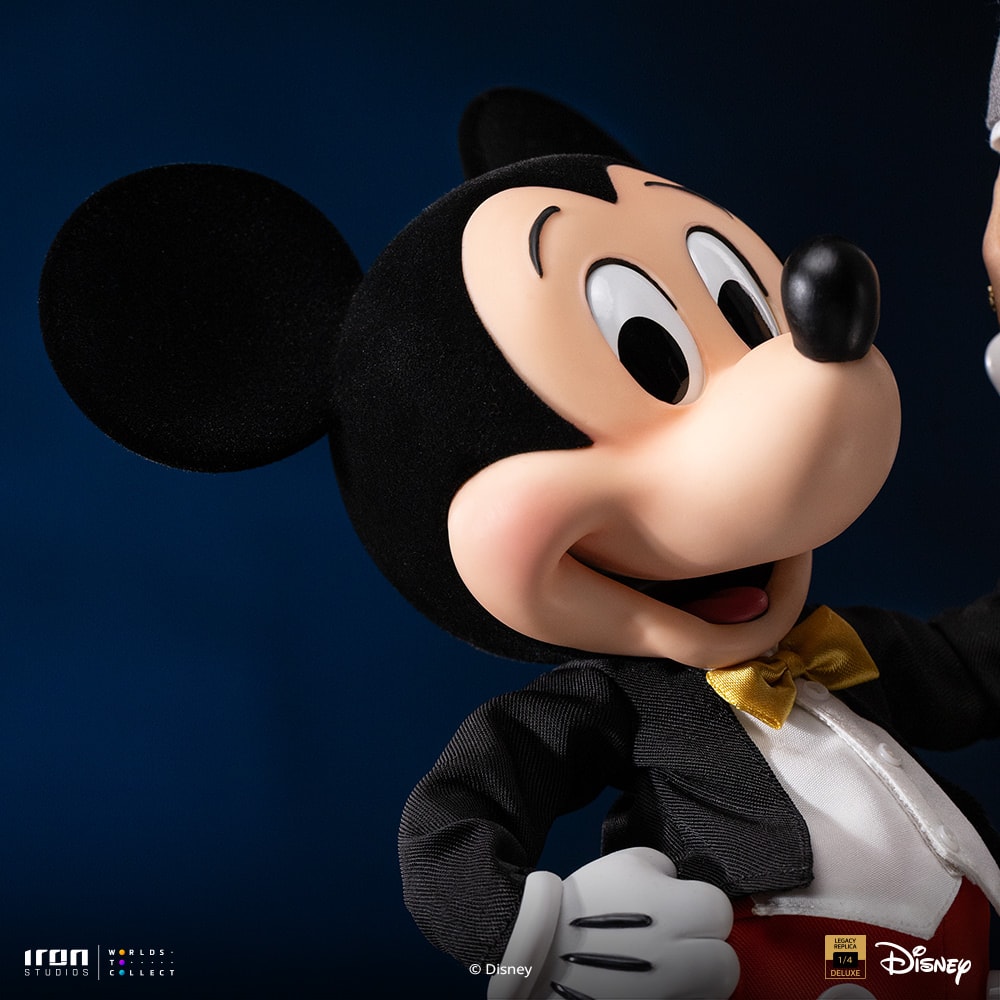 Disney Walt Disney & Mickey Mouse Quarter Scale Statue  (Prototype Shown) View 3
