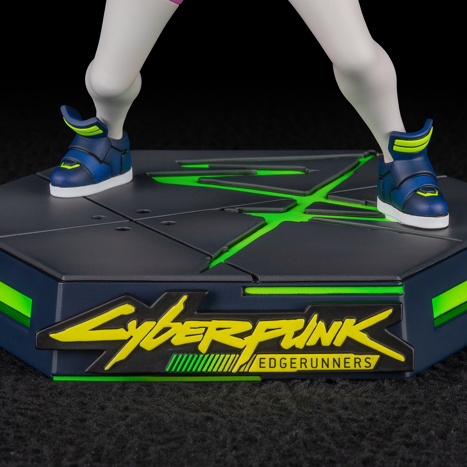 Cyberpunk 2077 Rebecca Collectible Figure  (Prototype Shown) View 7