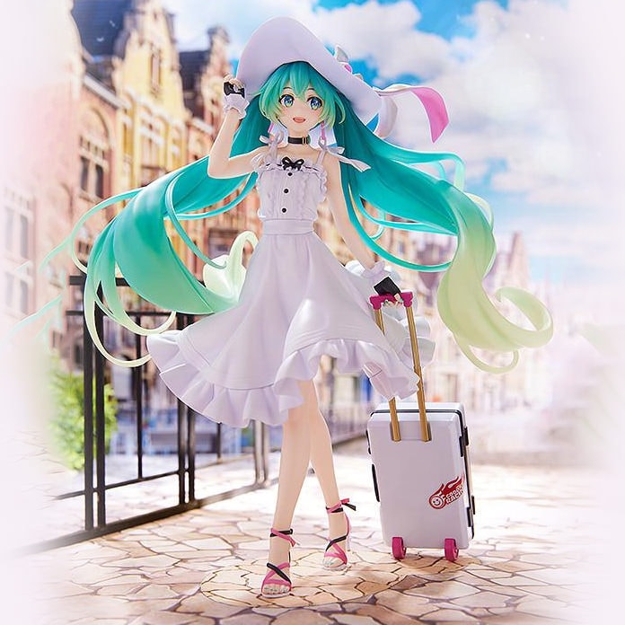 Hatsune Miku Racing Miku 2021: Private Ver. Collectible Figure  (Prototype Shown) View 1