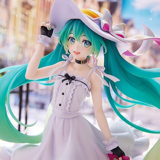 Hatsune Miku Racing Miku 2021: Private Ver. Collectible Figure  (Prototype Shown) View 6