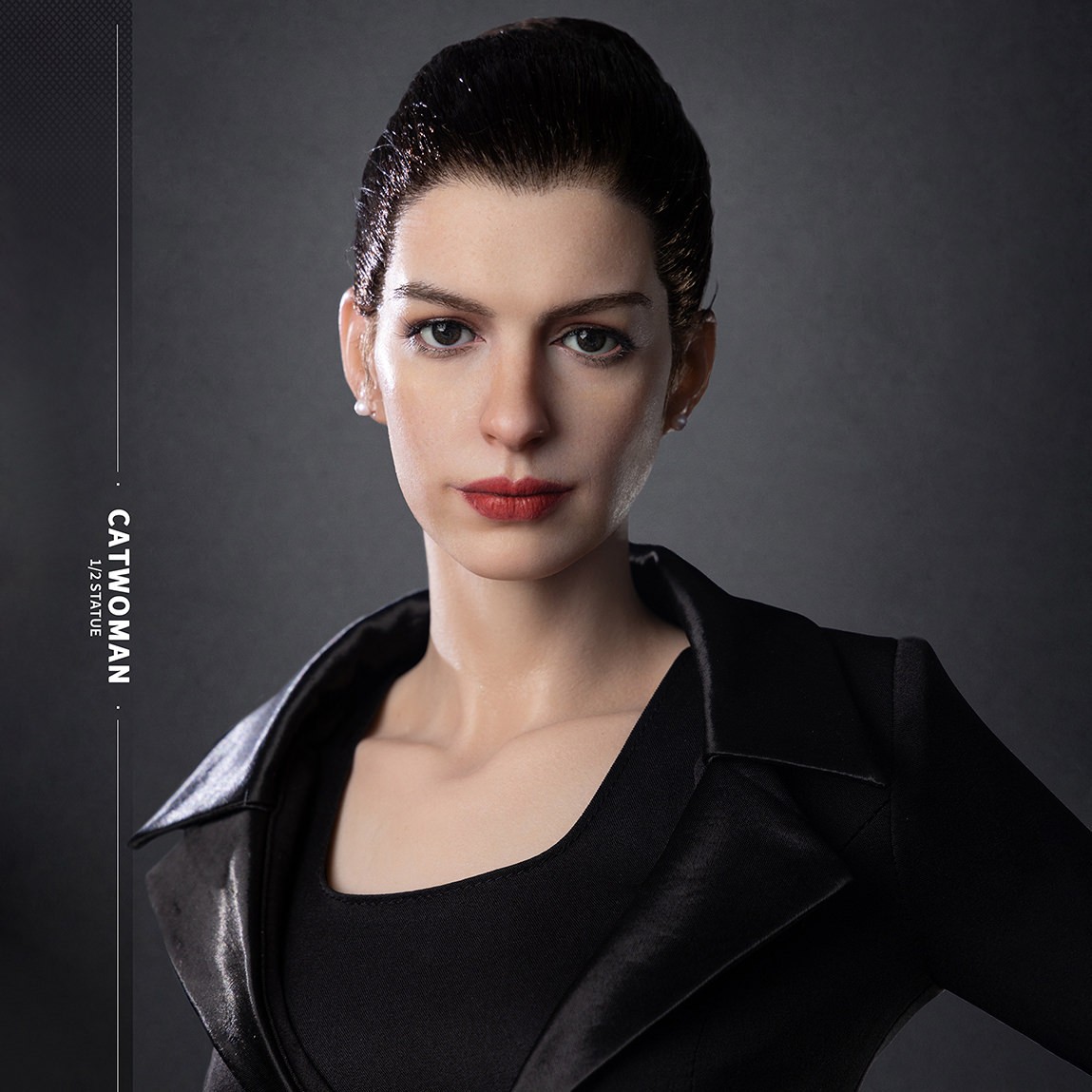 DC Comics Catwoman 1:2 Scale Statue  (Prototype Shown) View 6
