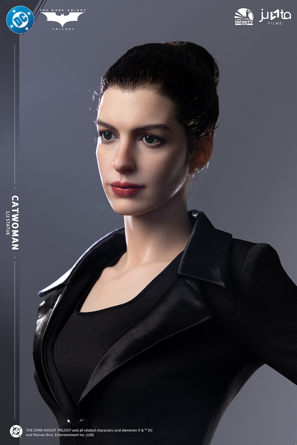 DC Comics Catwoman 1:2 Scale Statue  (Prototype Shown) View 7