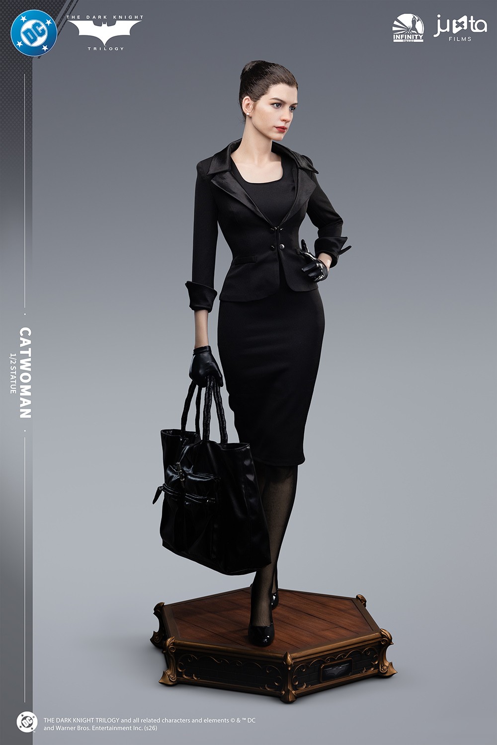 DC Comics Catwoman 1:2 Scale Statue  (Prototype Shown) View 13