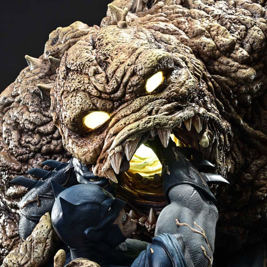 DC Comics Batman vs Clayface Quarter Scale Statue  Collector Edition (Prototype Shown) View 6