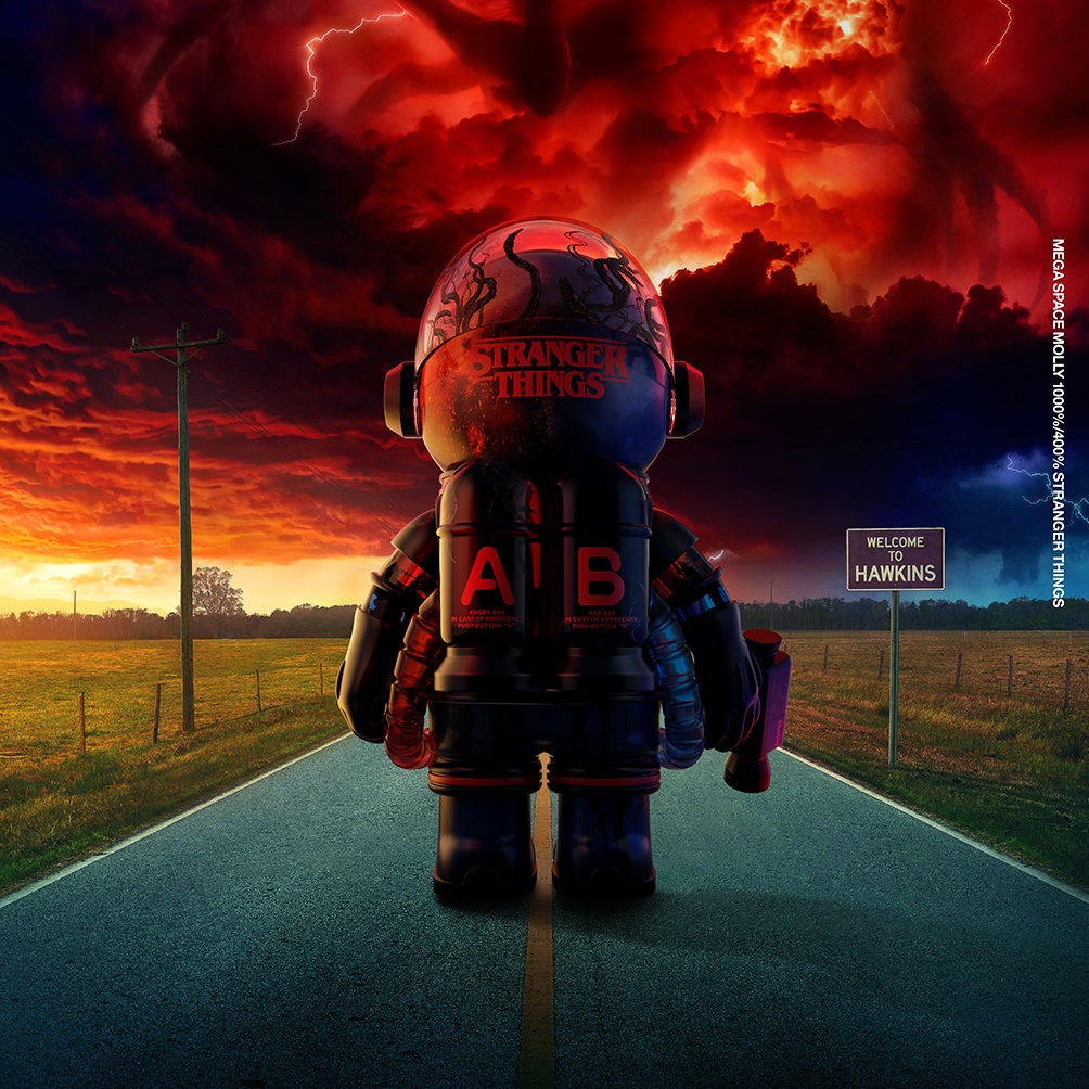 Molly x Stranger Things MEGA SPACE MOLLY 1000% Stranger Things Collectible Figure  (Prototype Shown) View 5