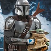 Hot Toys The Mandalorian and The Child Collectible