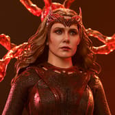 Hot Toys The Scarlet Witch (Deluxe Version) Collectible
