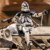 Hot Toys Commander Appo with BARC Speeder Collectible