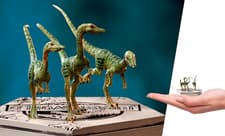 Compsognathus Statue