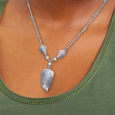 Elven Realms 3 Leaf Necklace: Lothlorien™ Jewelry